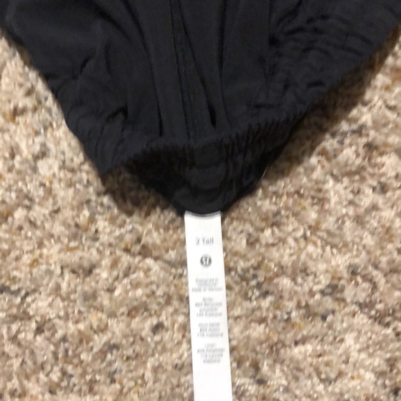 Lululemon Hotty Hot Low Rise Shorts Size 2, Inseam 4” - Picture 3 of 4